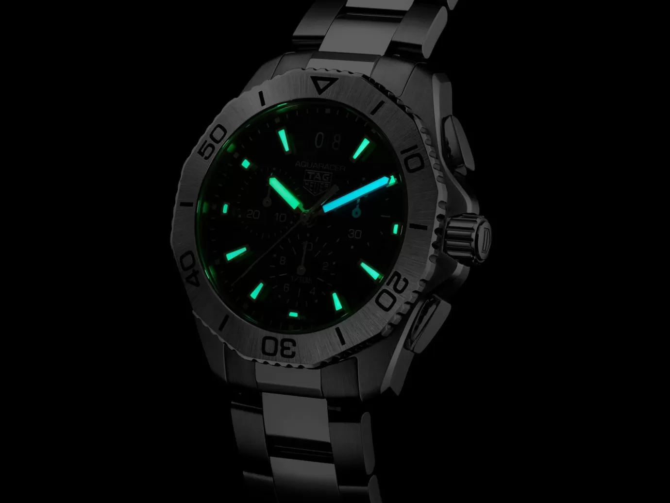 TAG Heuer Aquaracer Professional 200 Chronograph